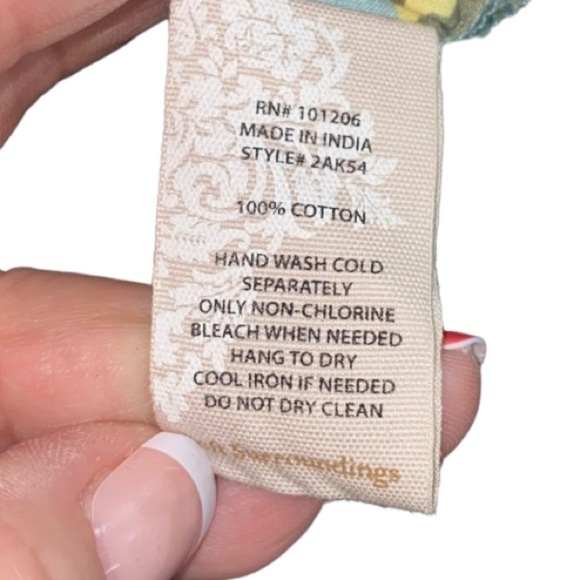 Soft Surroundings Scattered Floral Roses Tunic Blouse Shirt Top Size Medium - Picture 6 of 9